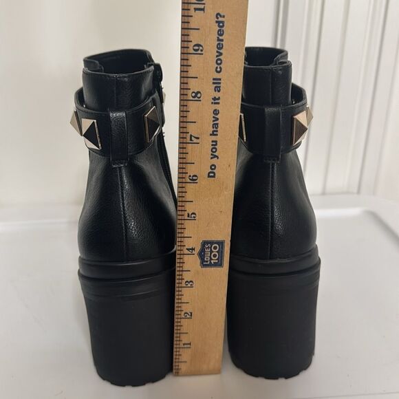 Mix No. 6 Black and Gold Ankle Booties Sleek Design - Picture 4 of 6